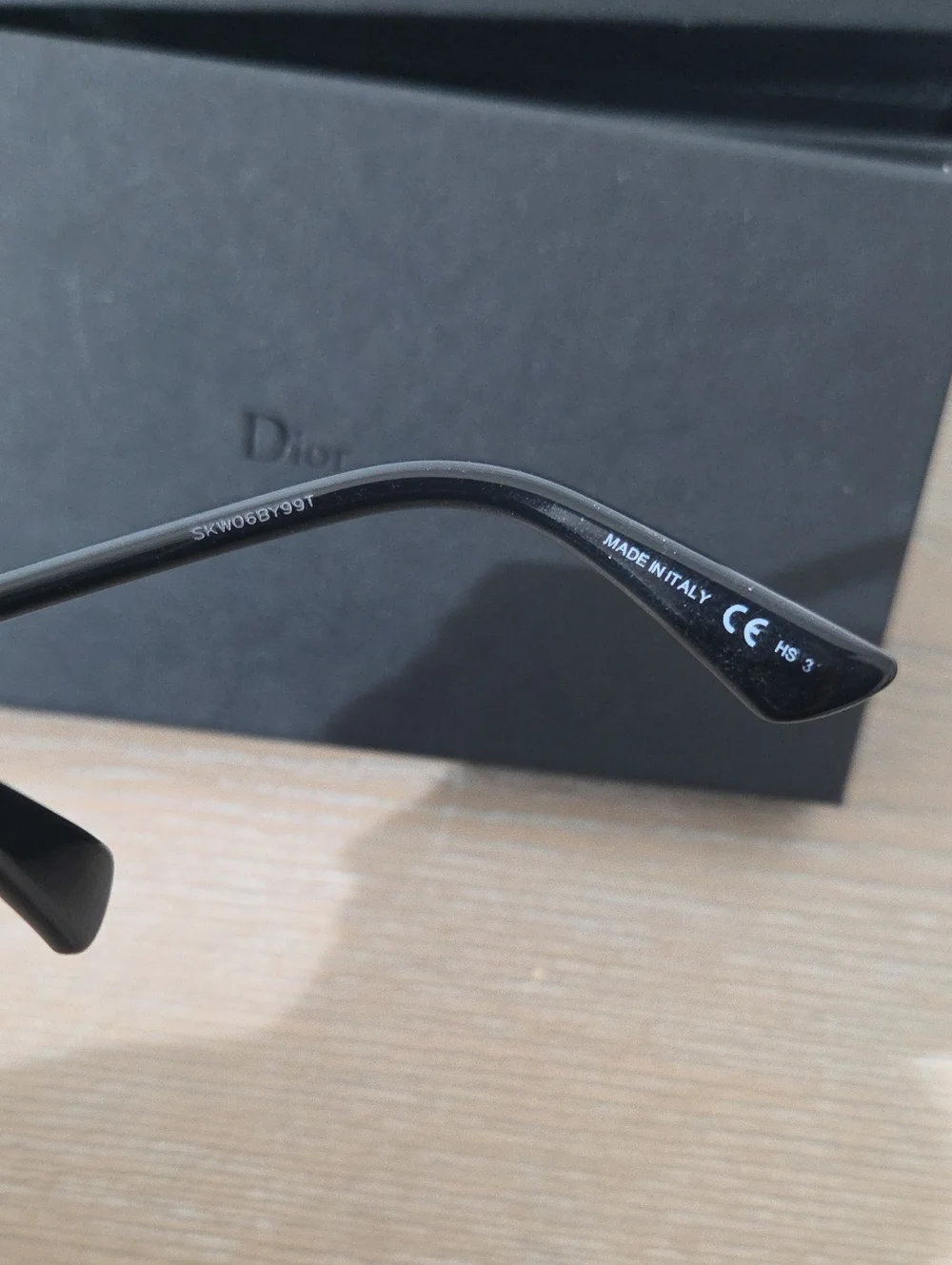 Dior SO REAL Sunglasses in GOLD - Picture 4 of 6